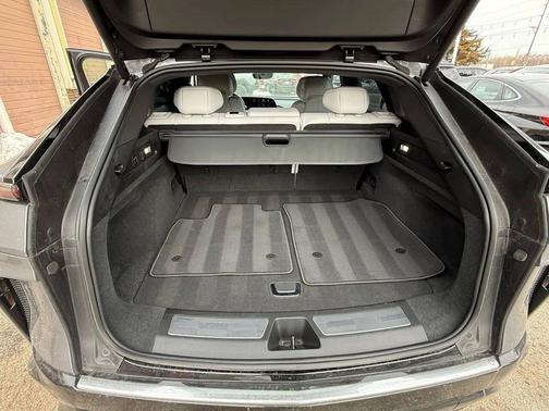 2023 Cadillac LYRIQ V