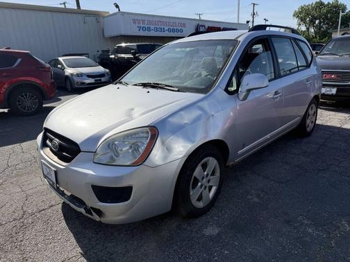 Silver 2009 Kia Rondo LX