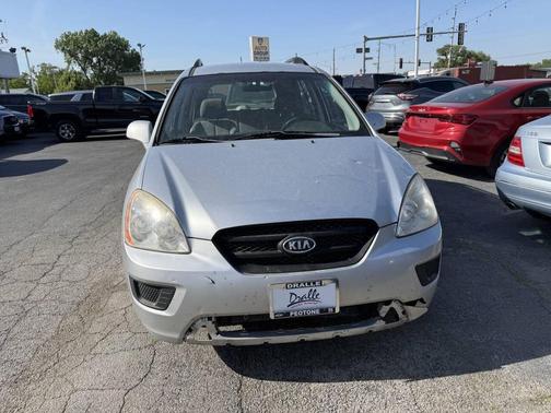 Silver 2009 Kia Rondo LX
