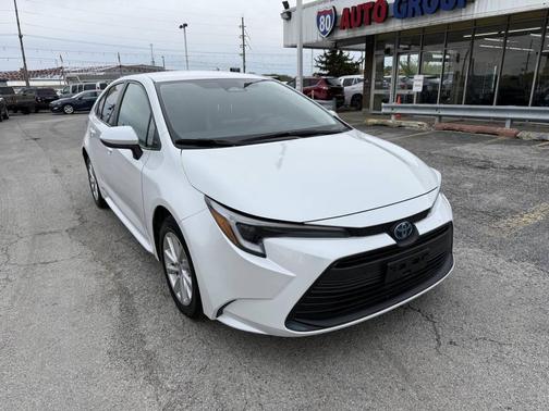 Ice Cap 2024 Toyota Corolla Hybrid SE