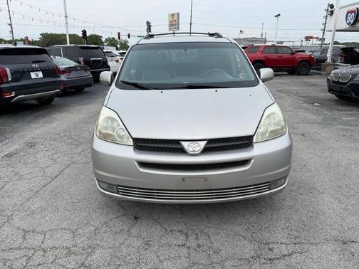 2004 Toyota Sienna XLE