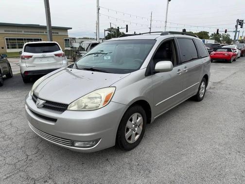 2004 Toyota Sienna XLE