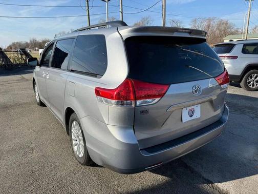 Silver Sky Metallic 2013 Toyota Sienna XLE