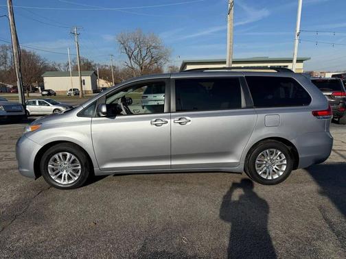 2013 Toyota Sienna XLE