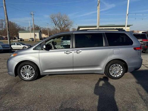 Silver Sky Metallic 2013 Toyota Sienna XLE