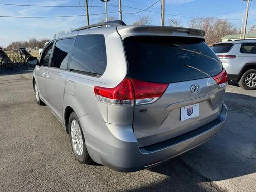 2013 Toyota Sienna XLE