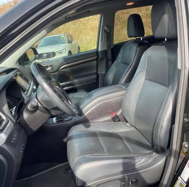 2014 Toyota Highlander Limited Platinum