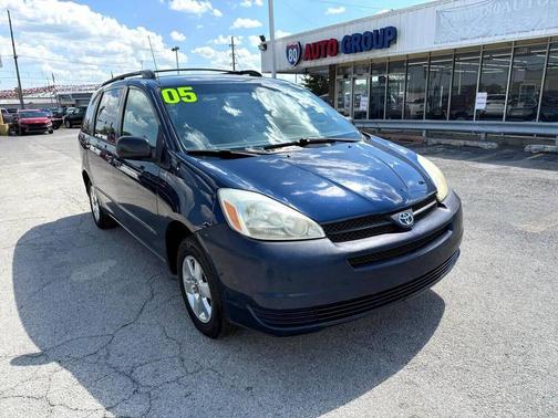 2005 Toyota Sienna LE