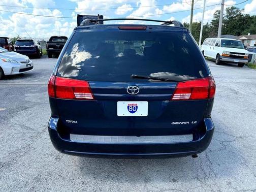 2005 Toyota Sienna LE