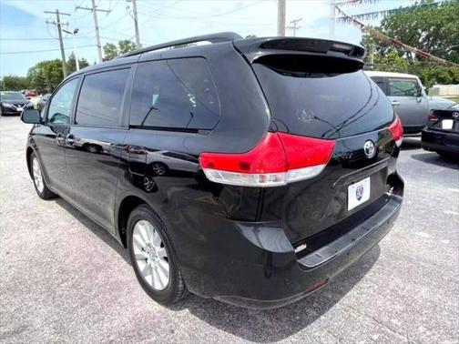 2014 Toyota Sienna XLE