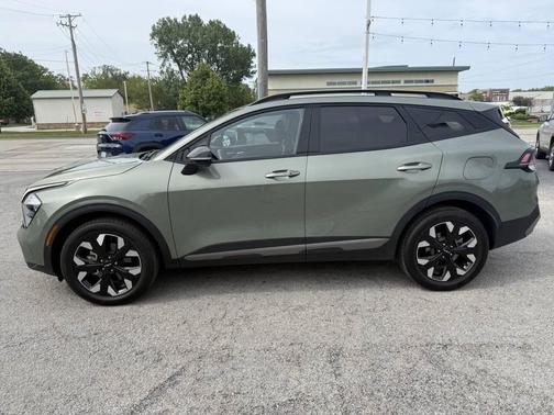 Jungle Green 2023 Kia Sportage X-Line
