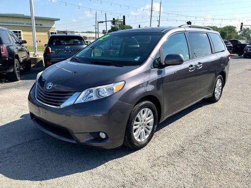 2012 Toyota Sienna XLE