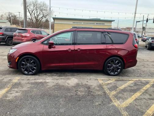 2018 Chrysler Pacifica Touring-L Plus