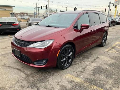2018 Chrysler Pacifica Touring-L Plus