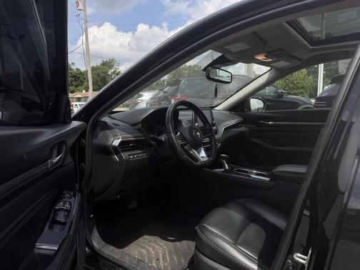 Super Black 2020 Nissan Altima 2.5 SL
