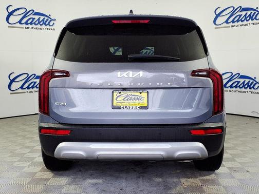 Silver 2022 Kia Telluride LX