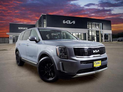 Silver 2022 Kia Telluride LX