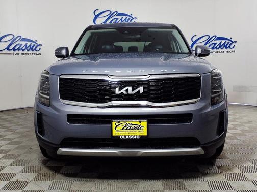 Silver 2022 Kia Telluride LX