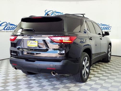 Black Metallic 2021 Chevrolet Traverse LT Leather