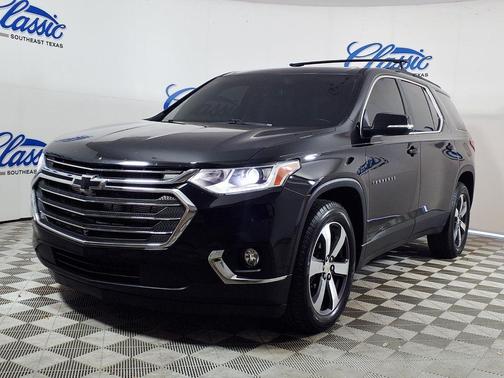 Black Metallic 2021 Chevrolet Traverse LT Leather