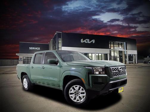 2022 Nissan Frontier SV