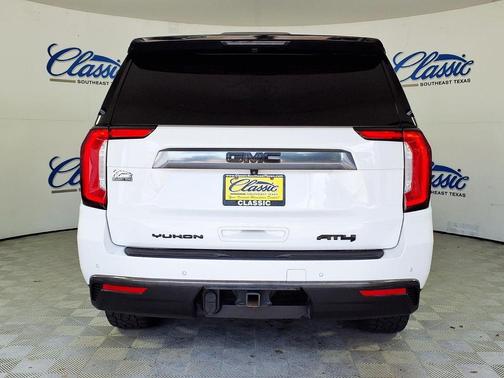 Summit White 2021 GMC Yukon XL AT4