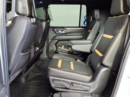 Summit White 2021 GMC Yukon XL AT4