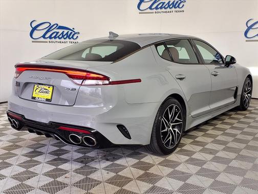 2022 Kia Stinger GT-Line