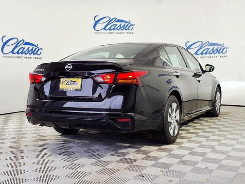 Black 2024 Nissan Altima 2.5 S