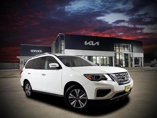 2020 Nissan Pathfinder S