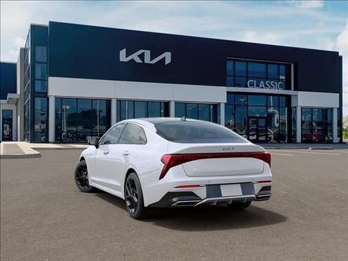 Snow White Pearl 2026 Kia K5 GT-Line