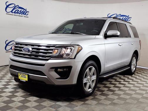 Ingot Silver 2018 Ford Expedition XLT