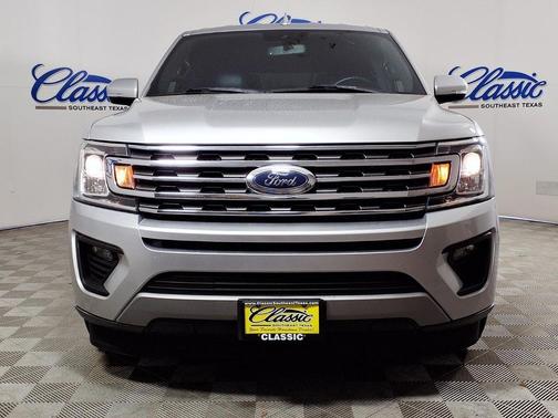 Ingot Silver 2018 Ford Expedition XLT