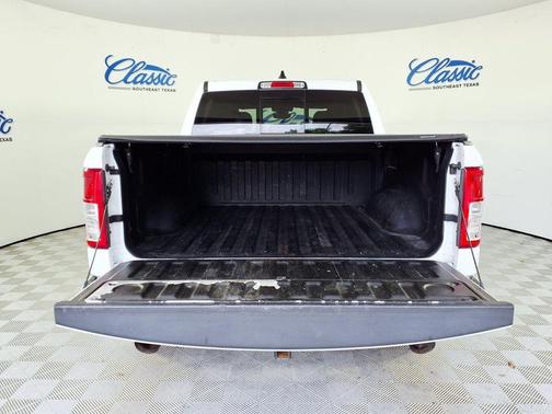 Bright White Clearcoat 2020 RAM 1500 Big Horn