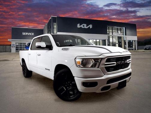 Bright White Clearcoat 2020 RAM 1500 Big Horn