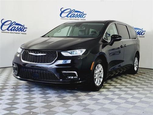 2023 Chrysler Pacifica Touring-L