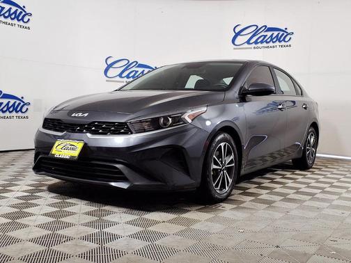 Gray 2024 Kia Forte LXS