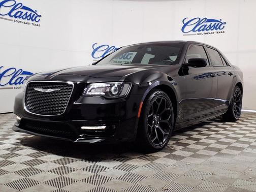 2019 Chrysler 300 S