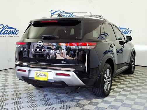 Black 2024 Nissan Pathfinder SL