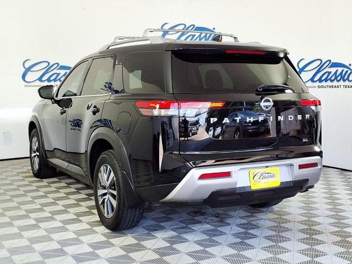 Black 2024 Nissan Pathfinder SL