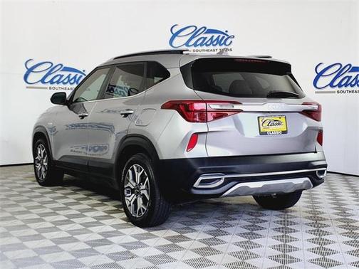 2022 Kia Seltos EX