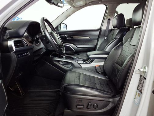 Silver 2022 Kia Telluride SX