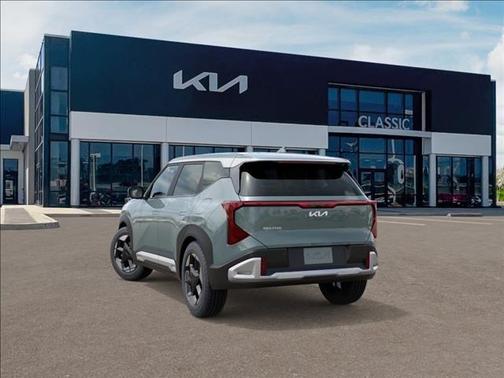Green 2027 Kia Seltos EX