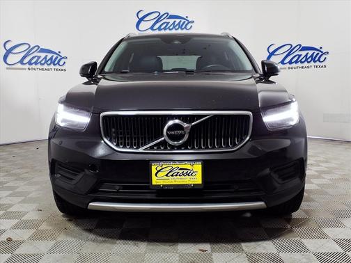 2020 Volvo XC40 T4 Momentum