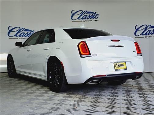 2023 Chrysler 300 S