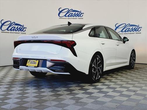 2025 Kia K5 EX