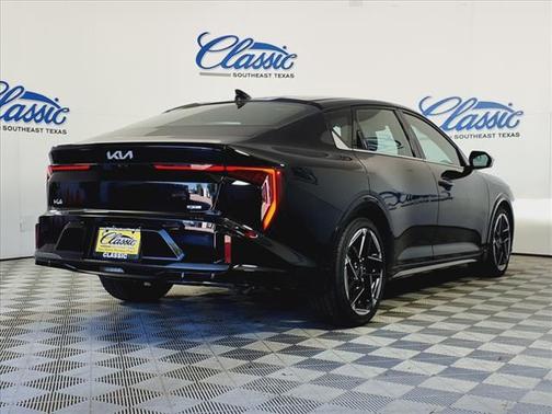 2025 Kia K4 GT-Line