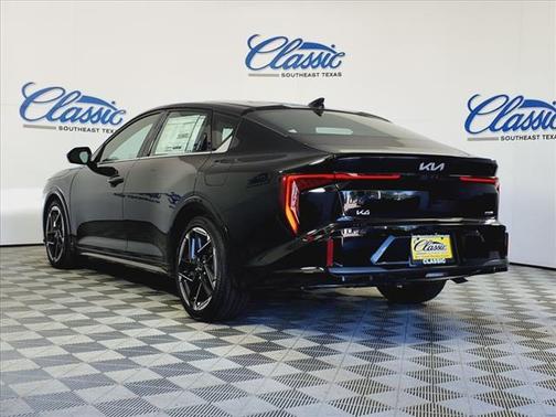 2025 Kia K4 GT-Line