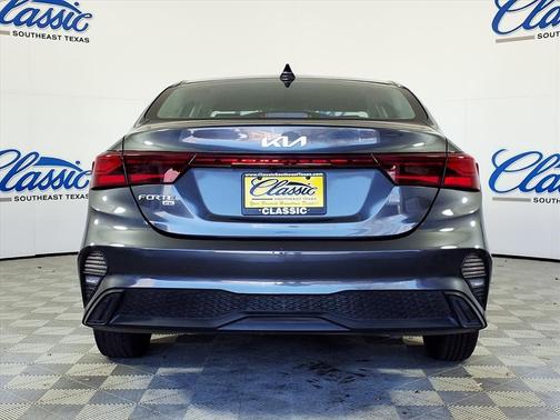 2022 Kia Forte FE