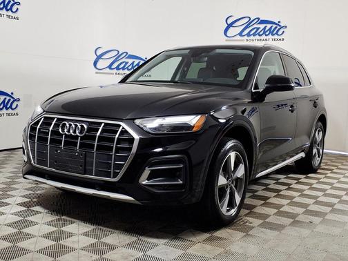 Brilliant Black 2024 Audi Q5 40 Premium